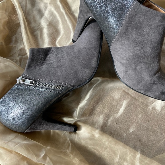 NWT Report "Dulcie" Heeled Booties - Picture 7 of 8